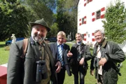 (v.li.): Ludwig Dornauer (Jagdführer), Jörg Schüttauf (Markus Bauer), Nele Mueller-Stöfen (Eva Fellinger), Mathias Heidepriem (Marc Britton).
