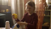 Anna versucht, Saïds Ball auszustopfen.