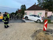 Fahndungsfoto von einem von Jugendlichen beschädigten Auto