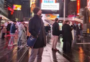 Korrespondent Benedict Feichtner geht in New York der Frage nach, warum die großen Dating-Apps in der Krise stecken.