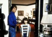 Joey (R.J. Williams, r.) sucht den "Daddy" vom Fernsehen. Jonathan (Michael Landon, l.) hilft ihm dabei.