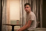 Alex (Keir Gilchrist).