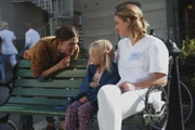 Elin (Susan Hoecke) ist eine Krankenschwester mit Herz für die kleinsten der Patienten.