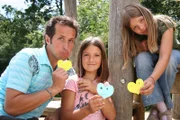 Willi mit den beiden Schülerinnen Antonia und Isabella.