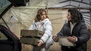 Noch sind Nazia (Ipuk Özgen) und Zoya (Meryem Ebru Öz) einigermaßen optimistisch, dass sie ihren Fund in Sicherheit bringen können.