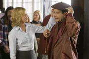 Natalie (Traylor Howard) hat Monk (Tony Shalhoub) zu einem Malkurs angemeldet.  +++