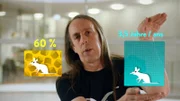 Weniger Nahrung kann das Altern verzögern: Mikrobiologe Sebastian Grönke verlängerte so das Leben von Mäusen.