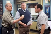 V.l.: Hitchcock (Dirk Blocker), Scully (Joel McKinnon Miller), Charles Boyle (Joe Lo Truglio)