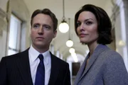Michael Cutter (Linus Roache, l.); Connie Rubirosa (Alana De La Garza, r.)