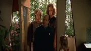 K'Kath (Chad Haywood), The Doctor (Robert Picardo) und Larg (Stephen Anthony Ralston)