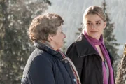 Lisbeth (Monika Baumgartner, l.) hofft sehr, dass Annes (Ines Lutz, r.) Idee, gemeinsam auf dem Gruberhof zu arbeiten, auch bei ihren Söhnen gut ankommt.