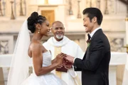 (l-r) Yaya DaCosta als April Sexton, R.A. Logan als Priest, Brian Tee als Ethan Choi