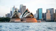 Sydneys berühmtes Opernhaus wurde eröffnet. Es war das Ergebnis eines internationalen Designwettbewerbs, der fast zwei Jahrzehnte zuvor abgehalten wurde.