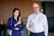 Penelope Sund (Fanni Schneider), Pius Sund (Simon Schwarz)