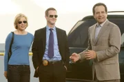 Als Monk (Tony Shalhoub, r.) zu einem Tatort gerufen wird, traut er seinen Augen nicht. Denn es geht um einen Mordversuch an der Schauspielerin Christine Rapp, die er zutiefst verehrt. Natalie (Traylor Howard, l.) und Lt. Randall Disher (Jason Gray-Stanford, M.) haben Monk selten so nervös erlebt ...