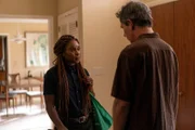 L-R: Holly Gibney (Cynthia Erivo) und Ralph Anderson (Ben Mendelsohn)