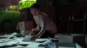 Kurz vor dem Bankrott: Die finanziellen Probleme lassen Jenny Chan (Yvonne Yung Hee Bormann) keine Ruhe.