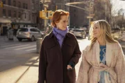 l-r: Cynthia Nixon als Miranda Hobbes,  Sarah Jessica Parker als Carrie Bradshaw