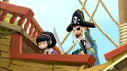 Goldstück und ihre Piratenopa sind begeistert von der Piratenmusik.