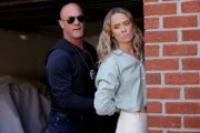 LAW & ORDER: PREMIERE -- "Gimme Shelter" -- Pictured: (l-r) Christopher Meloni as Detective Elliot Stabler, Stephanie Gunn as Sam -- (Photo by: Will Hart/NBC)