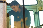 Bei den Ermittlungen: Kono (Grace Park) ...