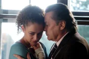 Ooma Devi Liebich (Lisa Plessen), Helmut Berger (Fabian Plessen).