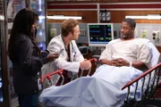 (l-r) Maggie Lockwood(Marlyne Barrett), Nick Gehlfuss als Will Halstead, Wayne T. Carr als Grant Young