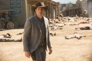Teddy Flood (James Marsden).