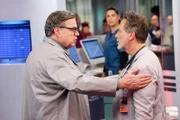 l-r: Dr. Daniel Charles (Oliver Platt), Dr. Dean Archer (Steven Weber)