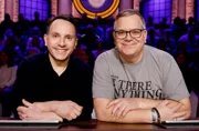 Rateteam-Kapitän Elton mit Schauspieler Stefko Hanushevsky.