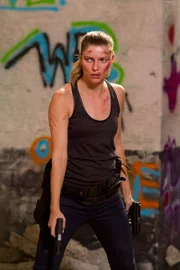 Ivana Milicevic (Carrie Hopewell)
