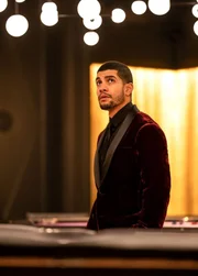Rick Gonzalez as Det. Bobby Reyes