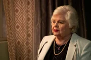 Jean (June Squibb)