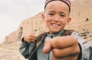 Mir in Bamiyan: Nachdem Mirs Dorf zum Kriegsschauplatz wurde, musste er mit seiner Familie in die Höhlen von Bamiyan fliehen.