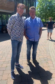 Axel Bulthaupt (rechts) mit Chako Habekost. Groovender Bewahrer des Pfälzer Dialekts.