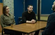 (L-R) Christiane Paul als Europol Agent Katrin Jaeger und Luke Kleintank als Special Agent Scott Forrester