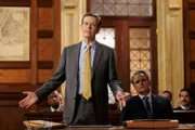 (l-r) Dylan Baker als Attorney Rems, Michael Park als Eric Wise.
