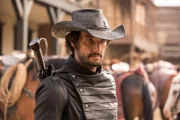 Hector Escaton (Rodrigo Santoro).
