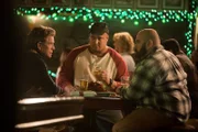 On left: Robert (Thomas Haden Church)