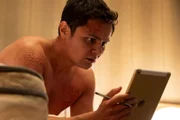 Craig (Arturo Castro)