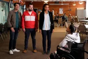 v.l.: Harley Carter (Jerry O'Connell), Dave Leigh (Kristian Bruun) und Det. Sam Shaw (Sydney Tamiia Poitier)