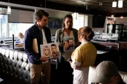 Harley Carter (Jerry O'Connell) und Det. Sam Shaw (Sydney Tamiia Poitier)