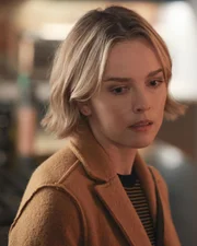Maggie Bloom (Allison Miller)