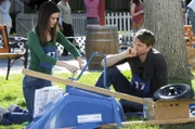 Sie sind zwar ein Team, aber zusammenarbeiten können Zoe (Rachel Bilson, l.) und Wade (Wilson Bethel, r.) anfangs nicht wirklich ...