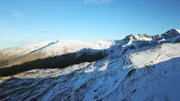 Andalusien ist die heißeste Region Europas. Aber in der Sierra Nevada kann man trotzdem Skifahren, die Gipfel sind bis zu 3.500 Meter hoch.