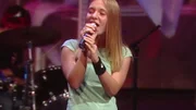 Singer-Songwriterin Emily Laudeman tritt auf.