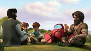 Joy, Chris, und Roboter Gizmo (v.l) lernen Johannes (r.) und einen weiteren Juenger (l.) kennen