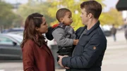 Gabriela Dawson (Monica Raymund), Louie (Aiden/Austin Cohen, M.) und Matthew Casey (Jesse Spencer)