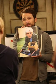 Charlie Kelly (Charlie Day)