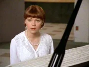 Die junge Leslie Walden (Jenny Lewis) ist eine begnadete Klavierspielerin. Plötzlich wird ihr Lehrer und Förderer ermordet.